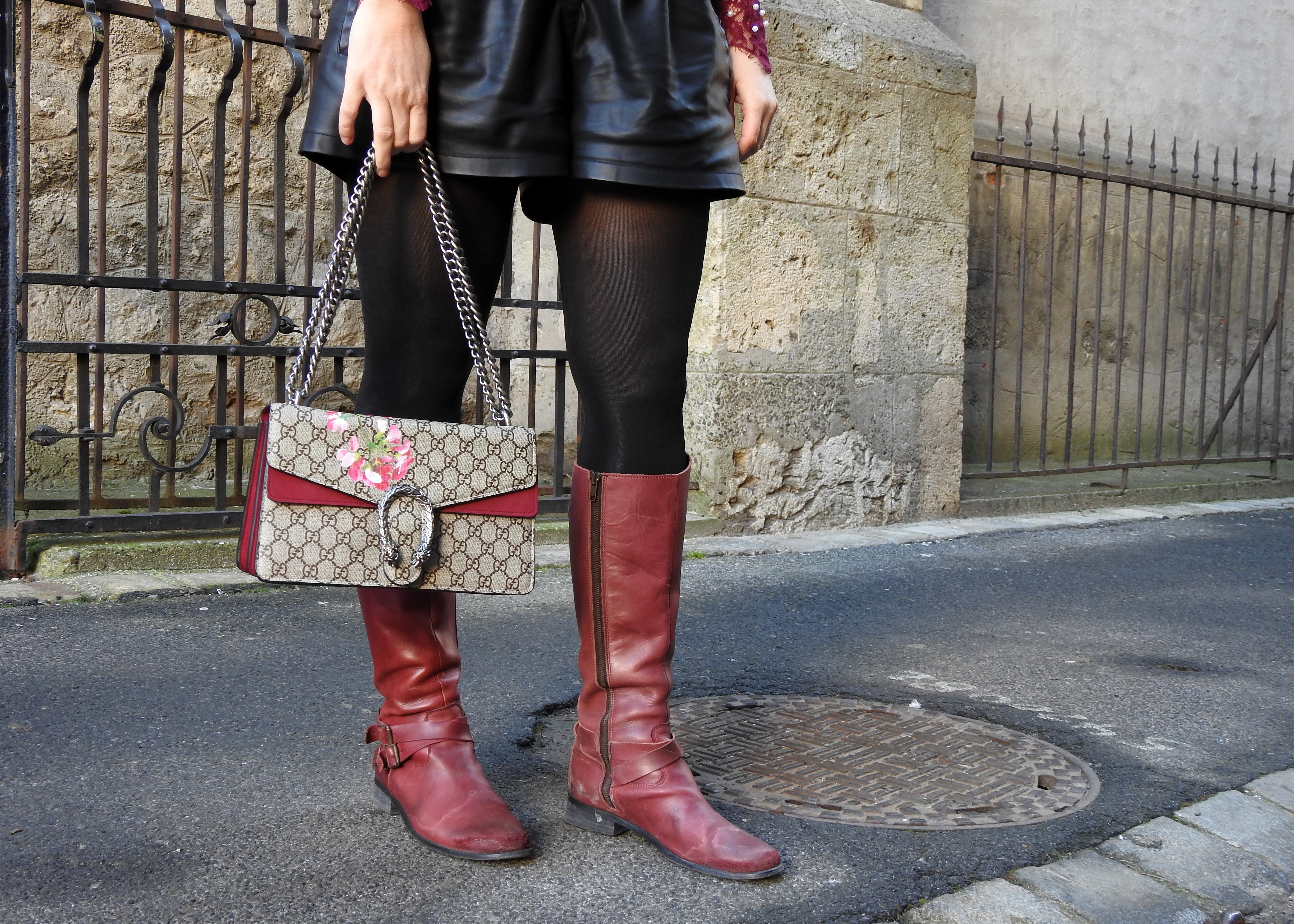 Winered-Weinrot-Gucci-Bag-Boots-Leathershorts-Pearls-Spitzentop-Lacetop-carrieslifestyle-Tamara-Prutsch