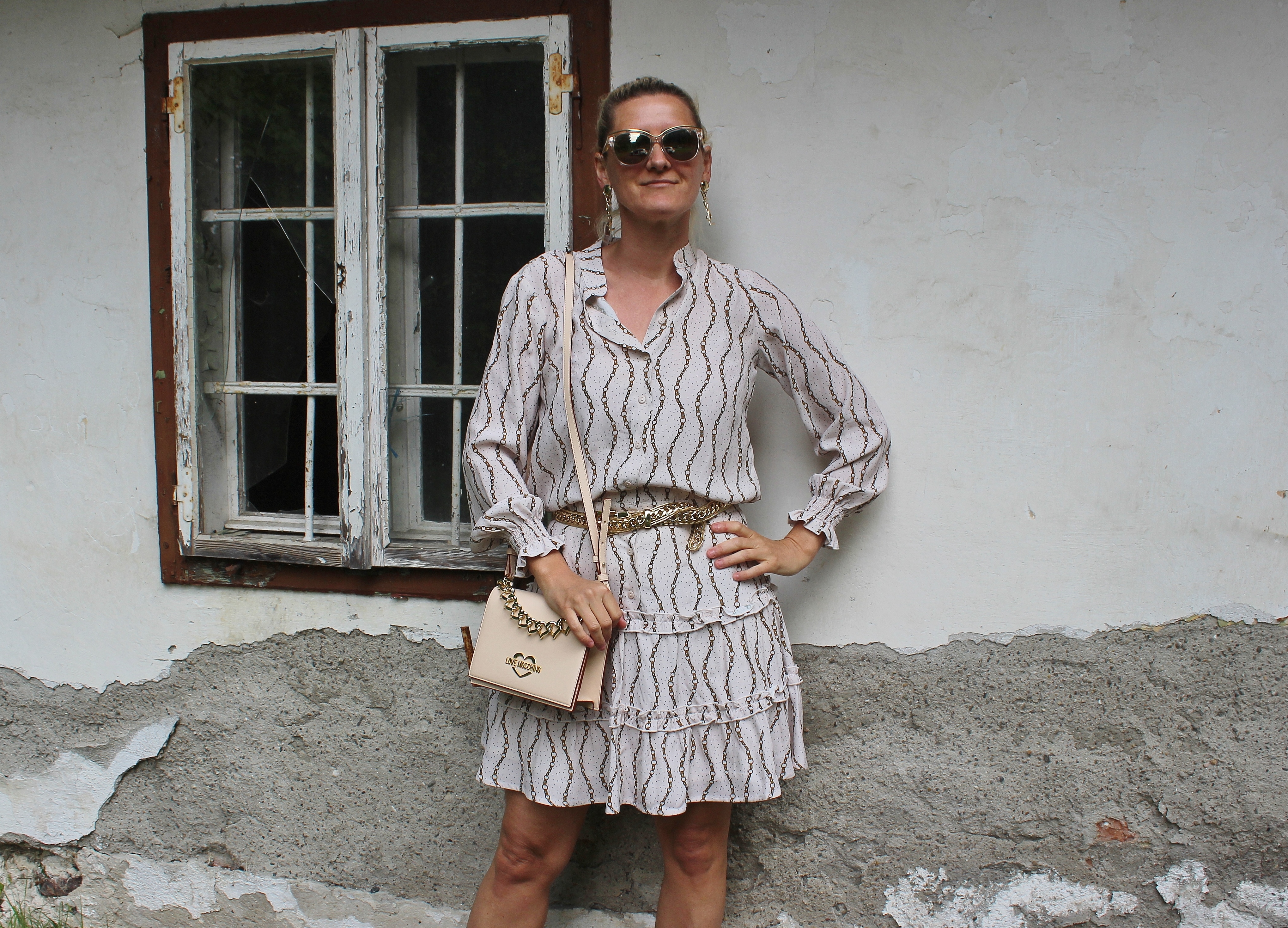 Victoria Virta-Kettenprint Kleid-Chain-Sandalen- CCC Shoes and Bags-Moschino Love Bag-carrieslifestyle-Tamara-Prutsch